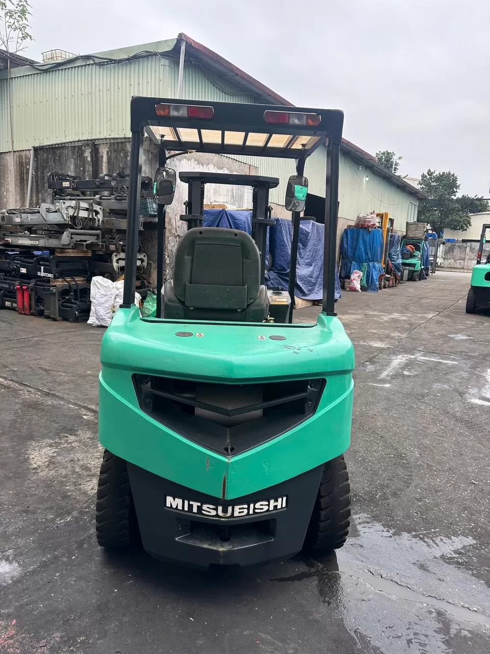 Xe nâng động cơ Diesel hiệu MITSUBISHI  Model FD25T