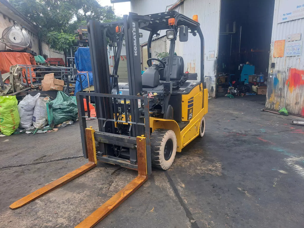 Xe nâng điện hiệu KOMATSU model FE25-1