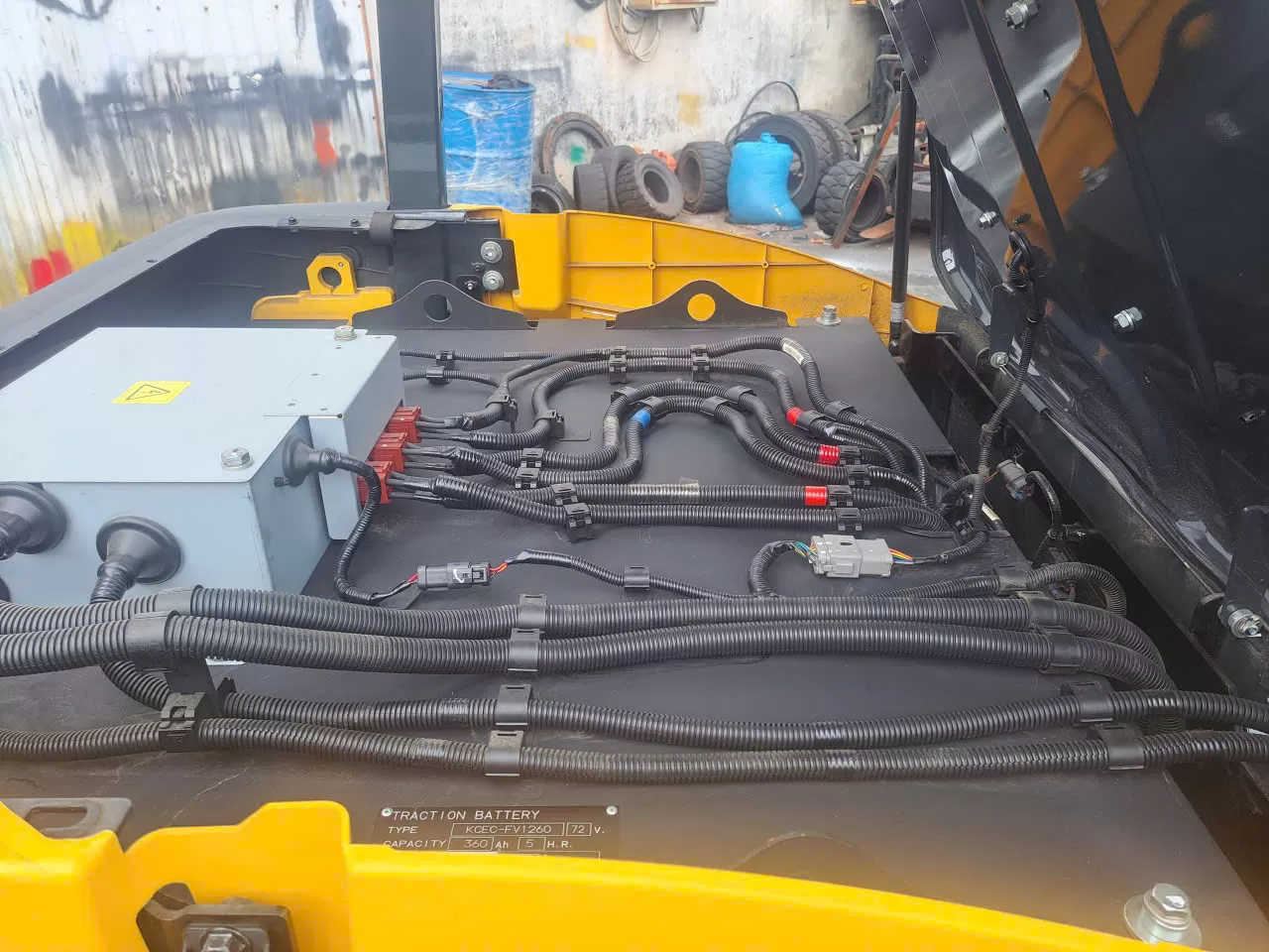 Xe nâng điện hiệu KOMATSU model FE25-1