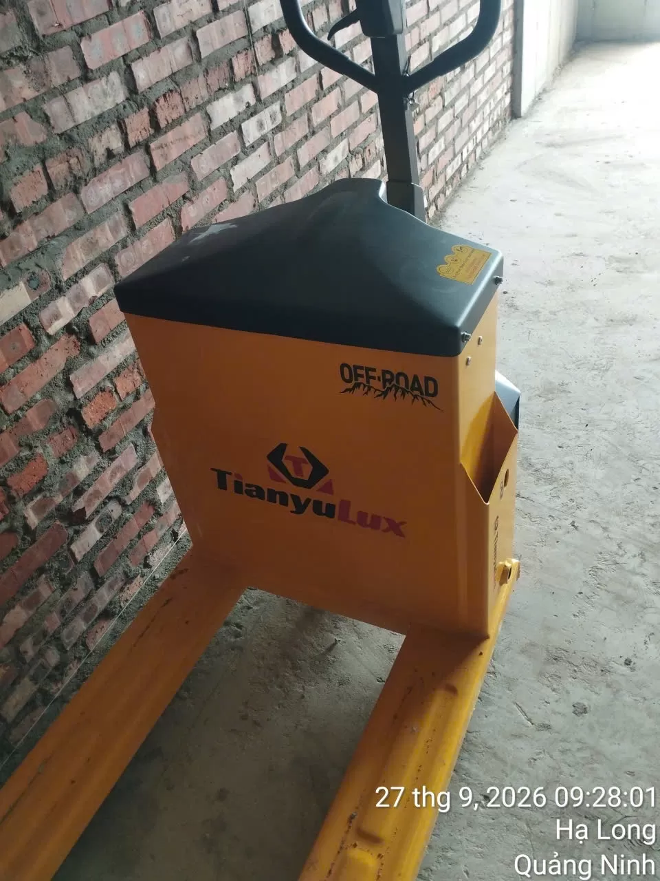 Đơn hàng xe nâng tay diện 3T cho khách hàng