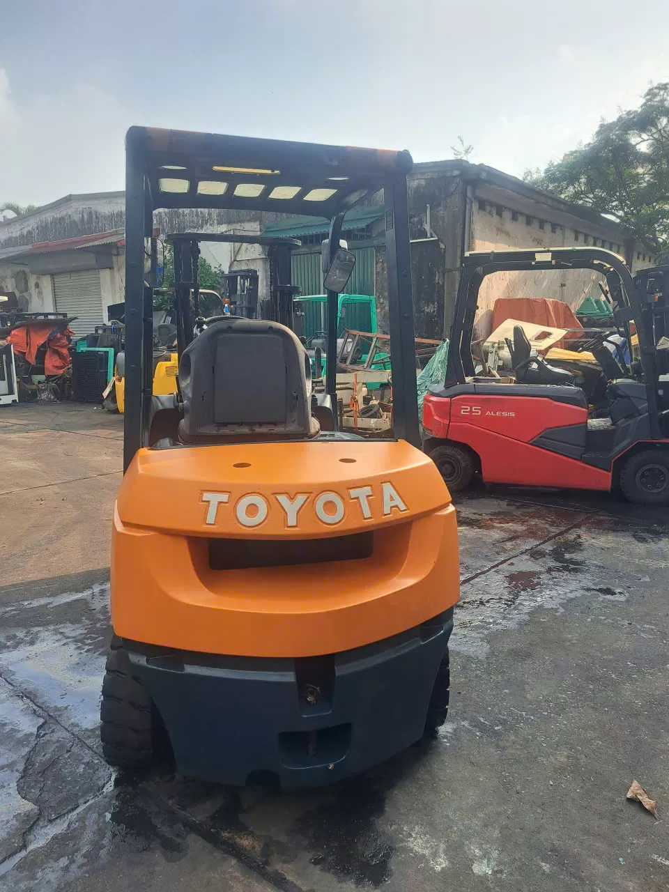 Xe nâng động cơ hiệu TOYOTA model: 02-8FDK20