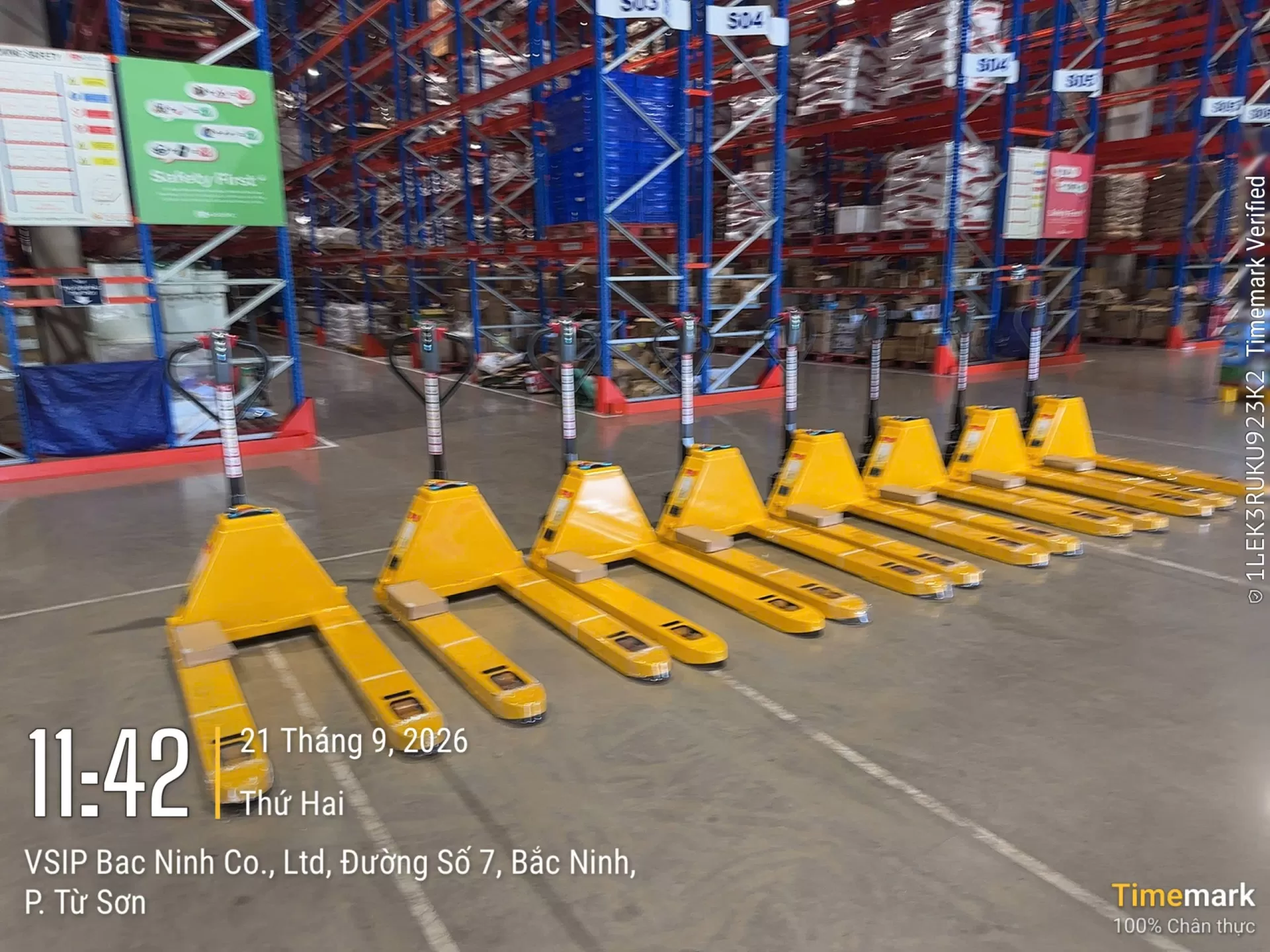 Đơn hàng 20 xe nâng tay điện EPT20