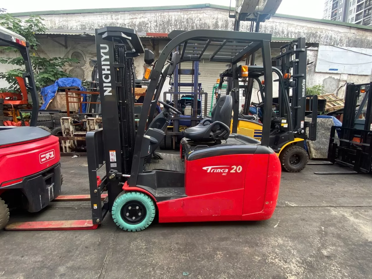 Xe nâng điện nhãn hiệu Nichiyu