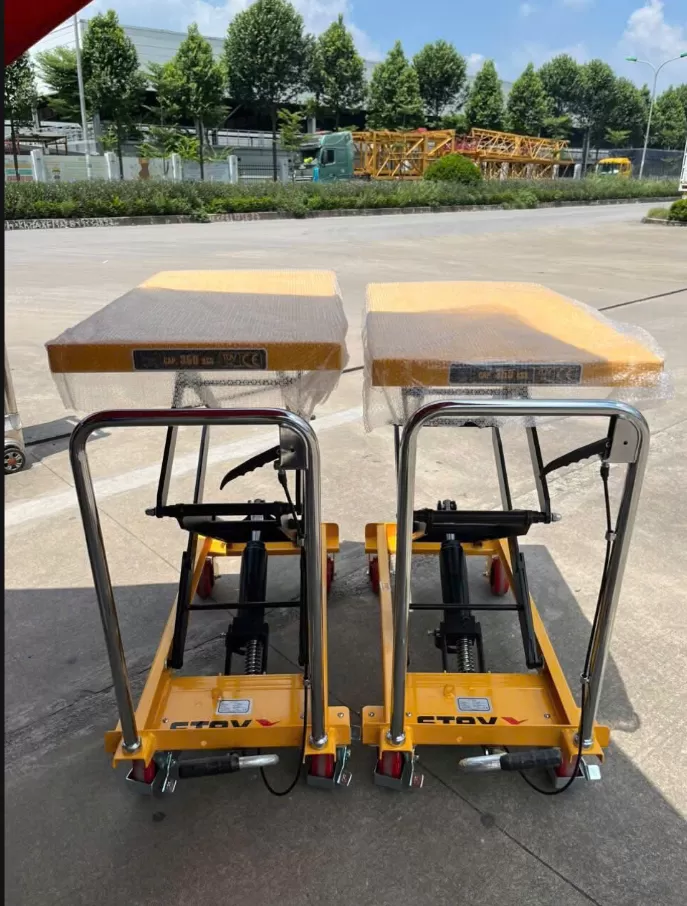 Xe nâng mặt bàn hiệu STAXX model PTS350AA