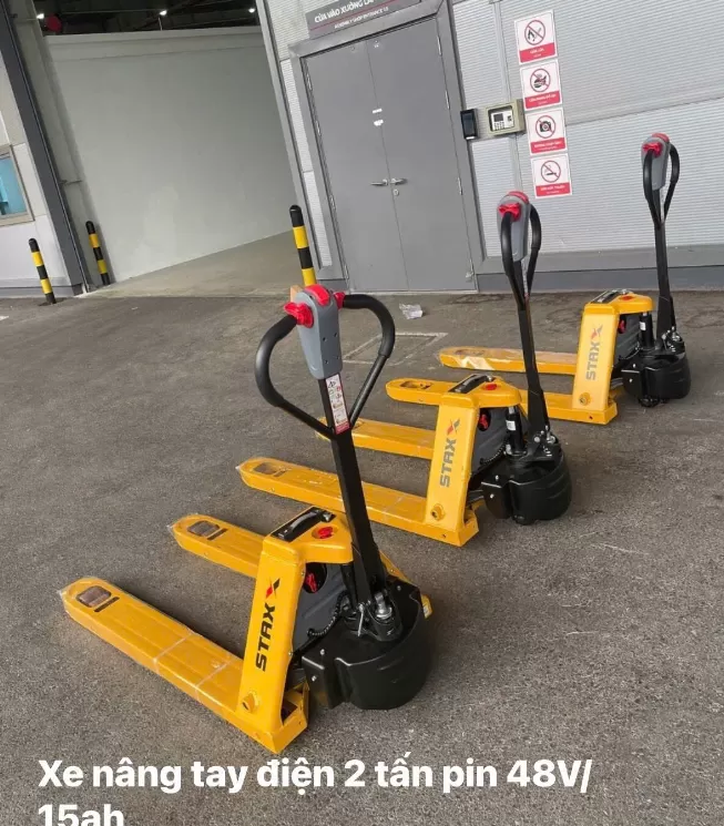 Xe nâng điện hiệu STAXX model EPT20H