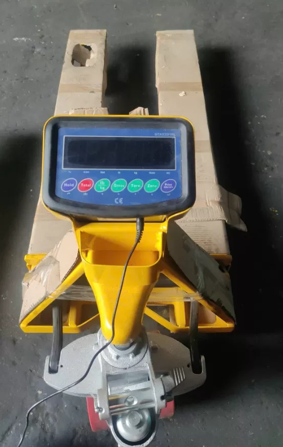 Xe nâng tay hiệu STAXX gắn cân điện tử model Wh-30ES