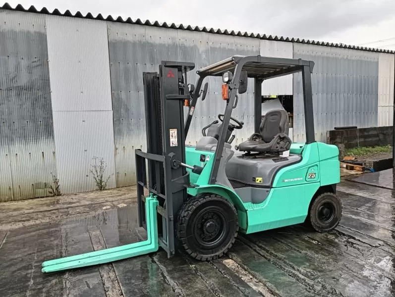 Xe nâng động cơ Diesel hiệu MITSUBISHI
