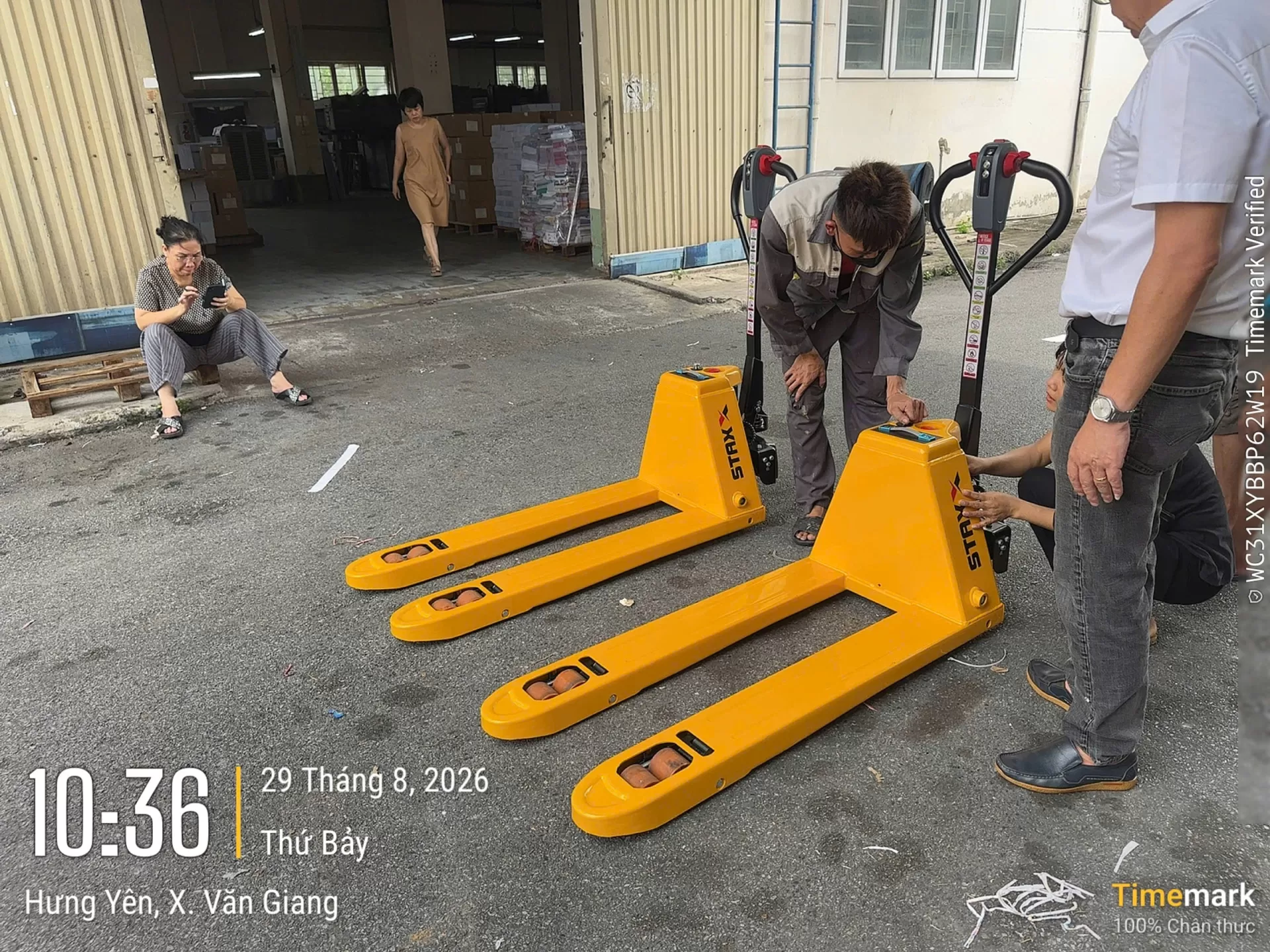 Xe nâng điện hiệu STAXX model EPT20H đã bàn giao cho khách hàng