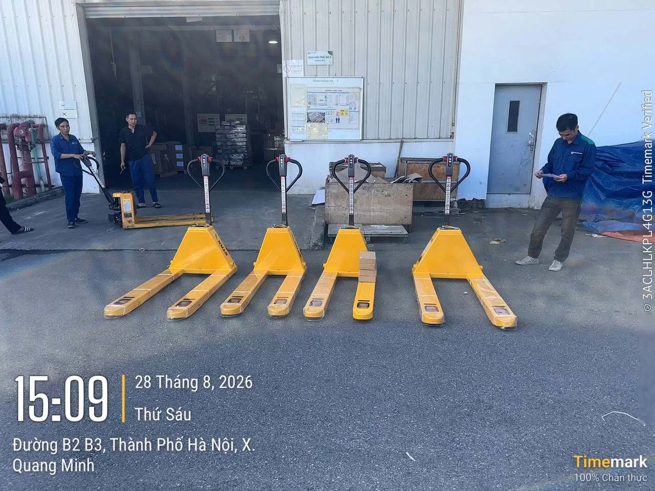 Đơn hàng 4 xe nâng tay điện EPT20