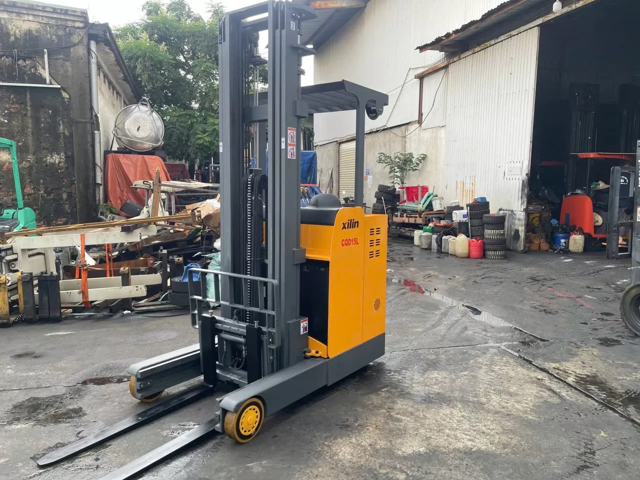 Xe nâng điện đứng lái Nhãn hiệu Xilin