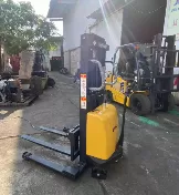 Xe nâng bán tự động hiệu STAXX model DYC15-A25